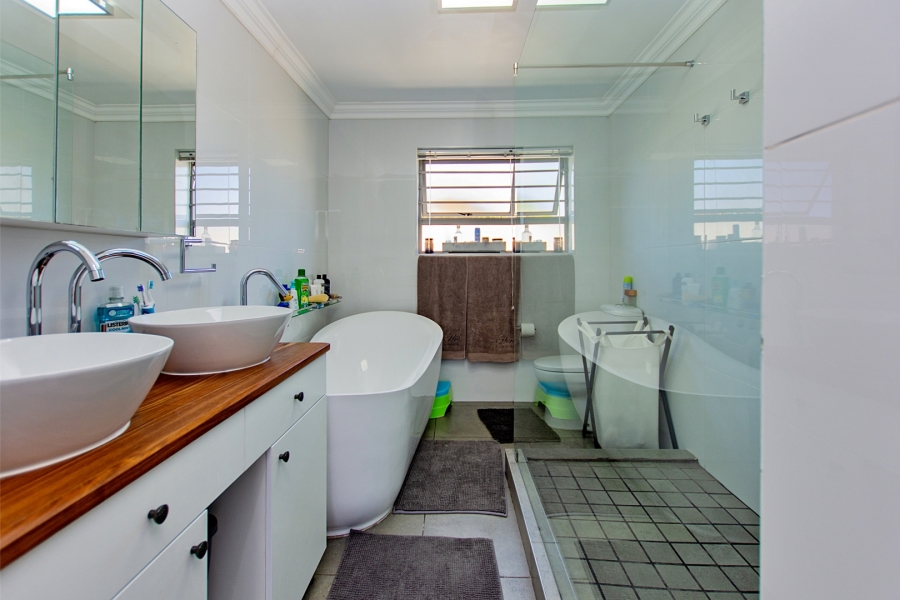 5 Bedroom Property for Sale in Myburgh Park Western Cape